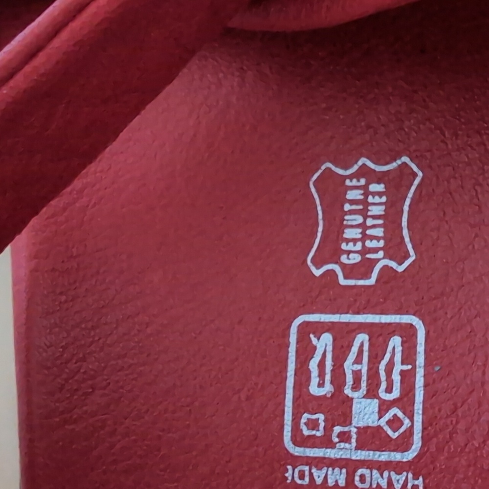 2/$50๐RED LEATHER SANDALS - Picture 3 of 13